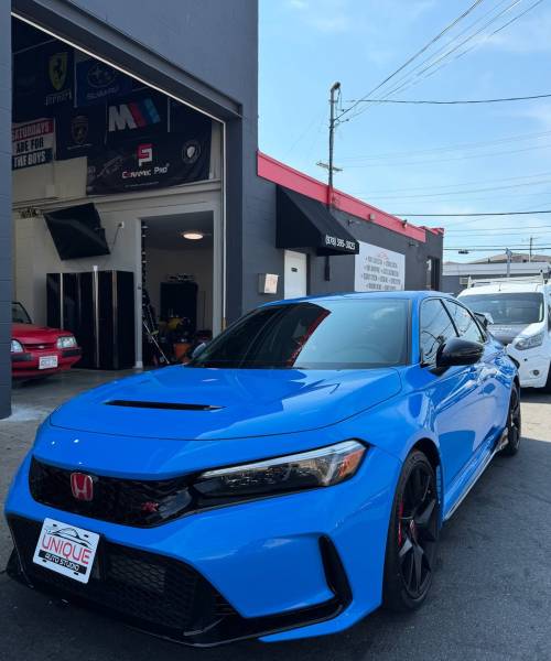 🔥 Double the protection. Double the style. 🔥PPF + Ceramic Tint – keep your car looking new whi